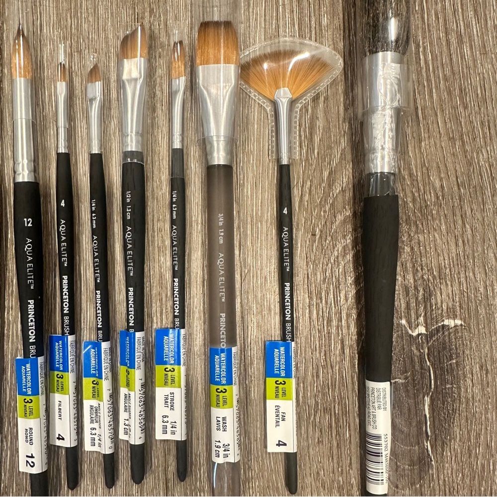 42 Holbein HWC Holbein Watercolor Paints with Paintbrushes + Watercolor Pads - Picture 8 of 12